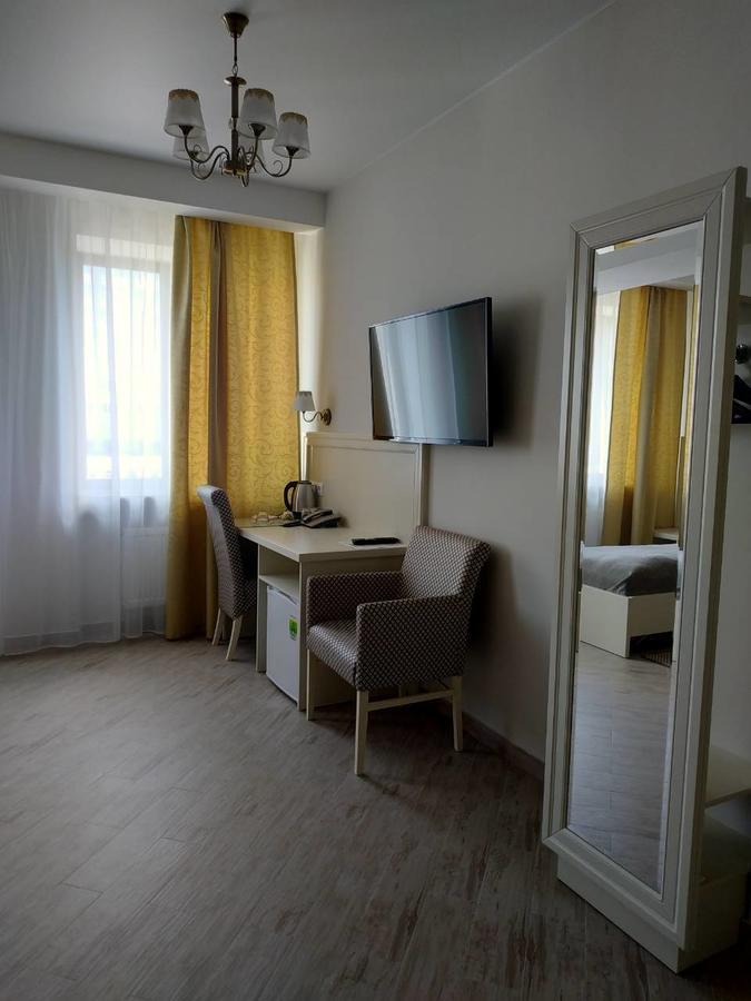 Hotel Mariinskiy Baranavičy Exteriér fotografie